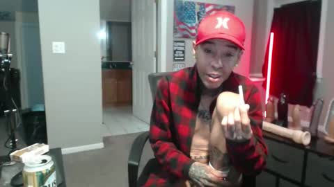 Snapshot of michigan9000 chatting on 10-31-25, 12:44 michigan9000 online show from 10-31-25, 12:44