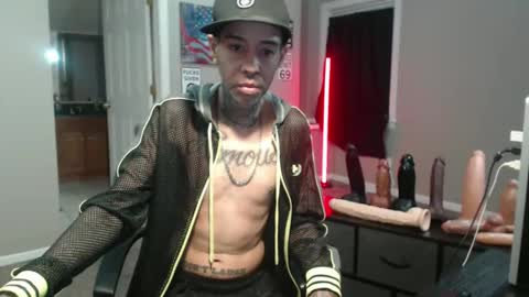 Snapshot of michigan9000 chatting on 11-17-25, 12:49 michigan9000 online show from 11-17-25, 12:49