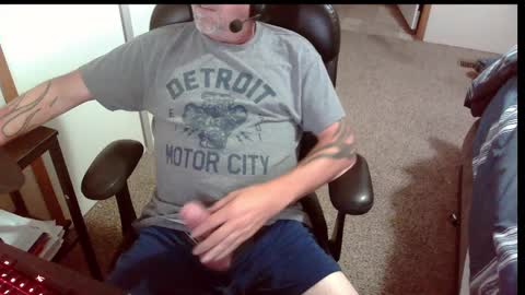 Snapshot of michigan_daddy chatting on 09-22-25, 03:47 TattedInDetroit online show from 09-22-25, 03:47