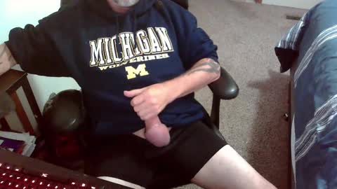 Snapshot of michigan_daddy chatting on 10-18-25, 03:13 TattedInDetroit online show from 10-18-25, 03:13