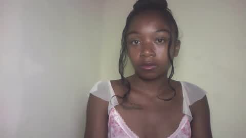 Snapshot of michou_69 chatting on 05-21-26, 06:48 michou_69 online show from 05-21-26, 06:48
