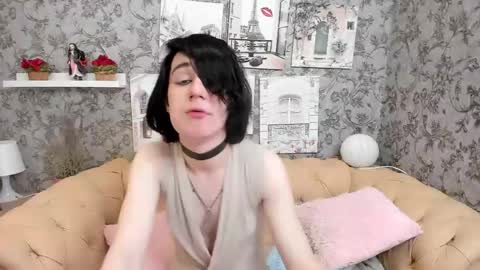 Snapshot of micke_dio chatting on 04-29-26, 05:30 Micke online show from 04-29-26, 05:30
