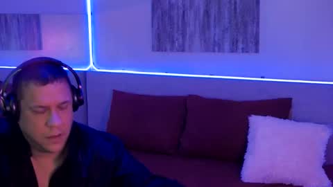 Mickey online show from 01-10-25, 01:42