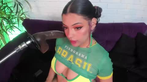 Snapshot of micki__ chatting on 04-18-26, 11:36 Micki online show from 04-18-26, 11:36