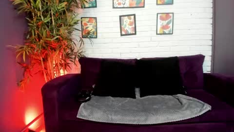 Snapshot of micki__ chatting on 04-24-26, 11:34 Micki online show from 04-24-26, 11:34