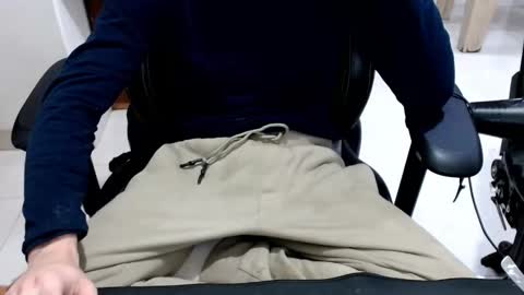 microfama00 online show from 01-12-26, 06:07