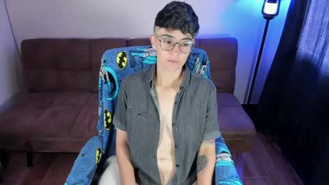 Blue online show from 05-19-26, 03:29