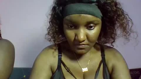 Snapshot of midnight_sexy chatting on 05-17-26, 05:09 midnight_sexy online show from 05-17-26, 05:09