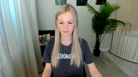 midnighteaura online show from 05-06-26, 12:32