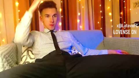 Snapshot of midnighter__ chatting on 12-14-25, 05:29 Alexey or just Alex online show from 12-14-25, 05:29