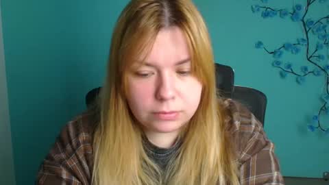 Mariana online show from 05-15-26, 05:47