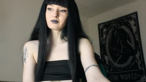 Snapshot of midnightsiren chatting on 05-17-26, 05:20 midnightsiren online show from 05-17-26, 05:20
