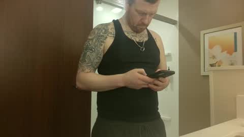 Snapshot of midtownhustler chatting on 05-15-26, 07:26 midtownhustler online show from 05-15-26, 07:26