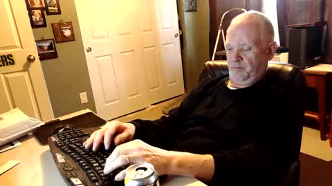 midwestdad09 online show from 11-01-25, 01:35