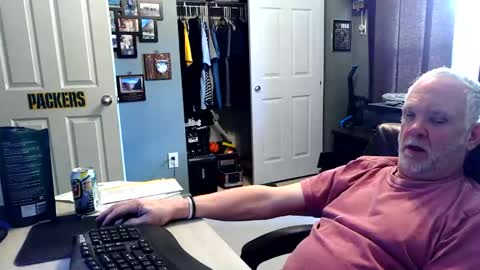 Snapshot of midwestdad09 chatting on 05-02-26, 06:46 midwestdad09 online show from 05-02-26, 06:46