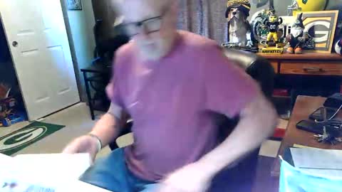 Snapshot of midwestdad09 chatting on 06-02-26, 06:43 midwestdad09 online show from 06-02-26, 06:43