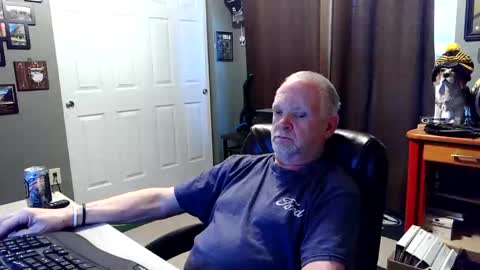Snapshot of midwestdad09 chatting on 06-06-26, 12:27 midwestdad09 online show from 06-06-26, 12:27