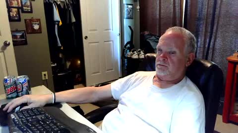Snapshot of midwestdad09 chatting on 07-02-26, 06:36 midwestdad09 online show from 07-02-26, 06:36