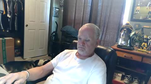 Snapshot of midwestdad09 chatting on 07-08-26, 05:50 midwestdad09 online show from 07-08-26, 05:50