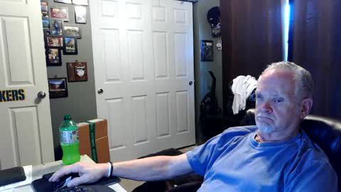 Snapshot of midwestdad09 chatting on 07-13-26, 12:24 midwestdad09 online show from 07-13-26, 12:24