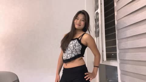 Mia online show from 10-28-25, 05:37