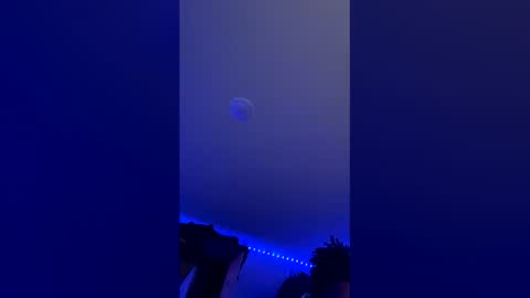 Snapshot of mifriend1998 chatting on 12-17-25, 12:00 mifriend1998 online show from 12-17-25, 12:00