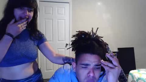 Snapshot of mifriend1998 chatting on 03-19-26, 08:18 mifriend1998 online show from 03-19-26, 08:18