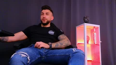 MightyAaron online show from 02-09-25, 03:53