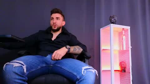 MightyAaron online show from 03-06-25, 06:19