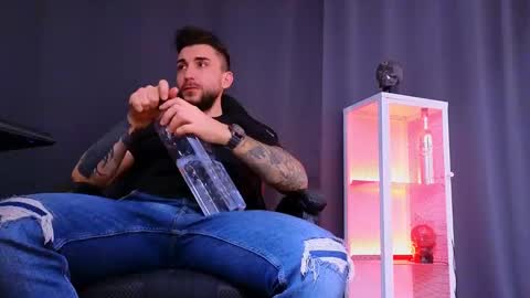 MightyAaron online show from 03-07-25, 01:40