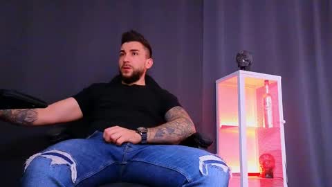 MightyAaron online show from 03-09-25, 03:32