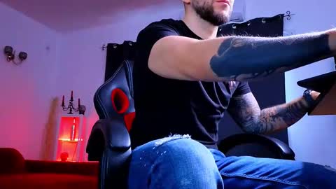 MightyAaron online show from 10-02-25, 02:35