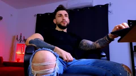 Snapshot of mightyaaron chatting on 02-13-26, 04:03 MightyAaron online show from 02-13-26, 04:03