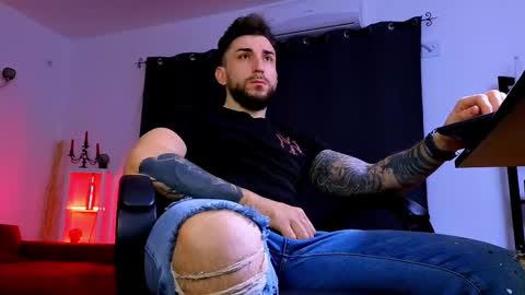 Snapshot of mightyaaron chatting on 02-25-26, 02:32 MightyAaron online show from 02-25-26, 02:32