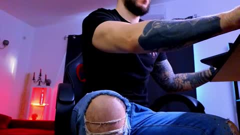 Snapshot of mightyaaron chatting on 03-25-26, 05:02 MightyAaron online show from 03-25-26, 05:02