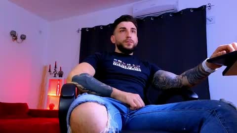 MightyAaron online show from 05-09-26, 03:45