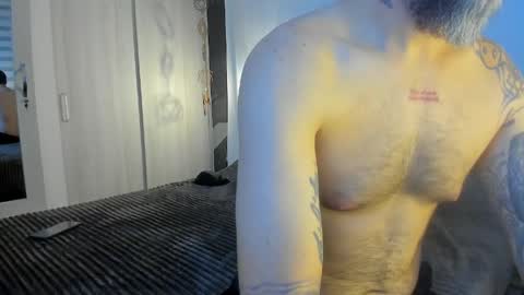 Snapshot of miguel_angeel_ chatting on 06-09-26, 02:12 Miguel Angel online show from 06-09-26, 02:12