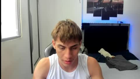 Snapshot of miguel_hz chatting on 07-28-26, 07:04 Miguel Hernandez online show from 07-28-26, 07:04
