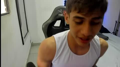 Snapshot of miguel_hz chatting on 07-28-26, 07:39 Miguel Hernandez online show from 07-28-26, 07:39