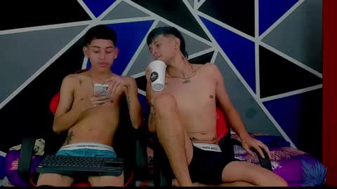 Snapshot of migueyalejo_sweetsex chatting on 02-27-25, 04:31 migueyalejo sweetsex online show from 02-27-25, 04:31