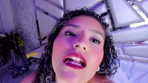 Snapshot of miia02 chatting on 12-20-24, 05:36 MIA 3 online show from 12-20-24, 05:36