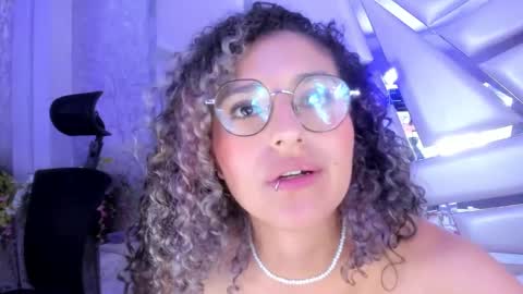 Snapshot of miia02 chatting on 01-09-25, 10:41 MIA 3 online show from 01-09-25, 10:41