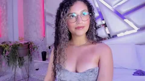Snapshot of miia02 chatting on 02-05-25, 04:16 MIA 3 online show from 02-05-25, 04:16