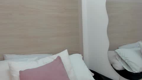 Snapshot of miia03 chatting on 03-14-26, 11:04 Miia online show from 03-14-26, 11:04