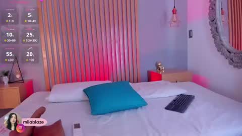 Mia online show from 06-20-26, 11:24