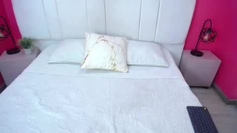 Snapshot of miia_colliins__ chatting on 09-17-25, 12:40 Miia colliins online show from 09-17-25, 12:40