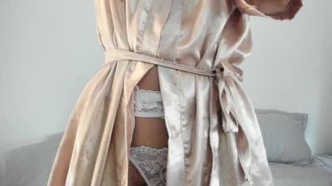 miia_evans01 online show from 11-04-25, 12:04