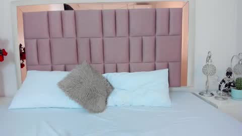 Mia  online show from 01-17-25, 10:34