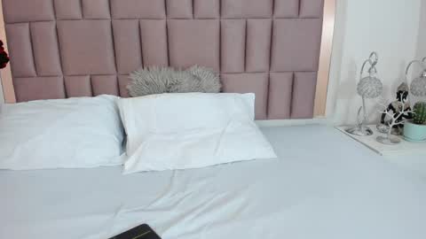 Mia  online show from 02-08-25, 10:19