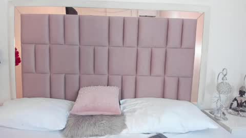 Mia  online show from 02-17-25, 07:10